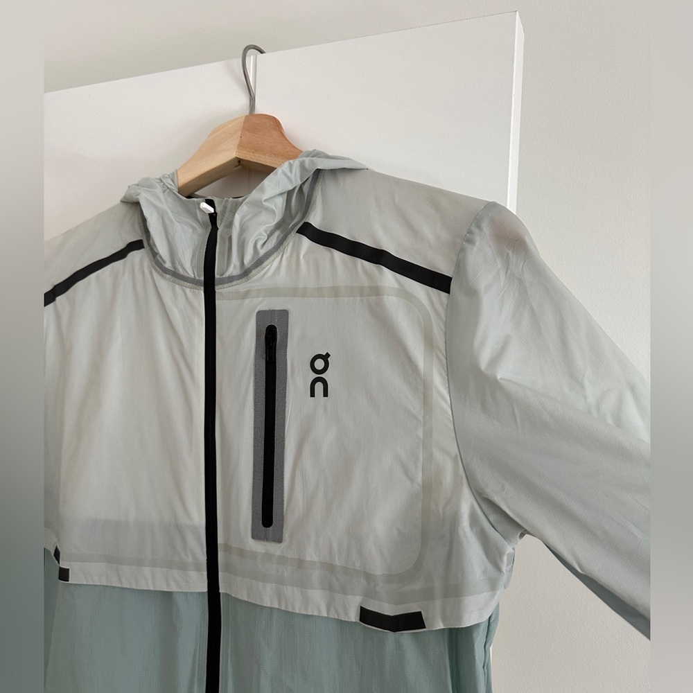 BNWOT On Running Core Jacket - Picture 3 of 8